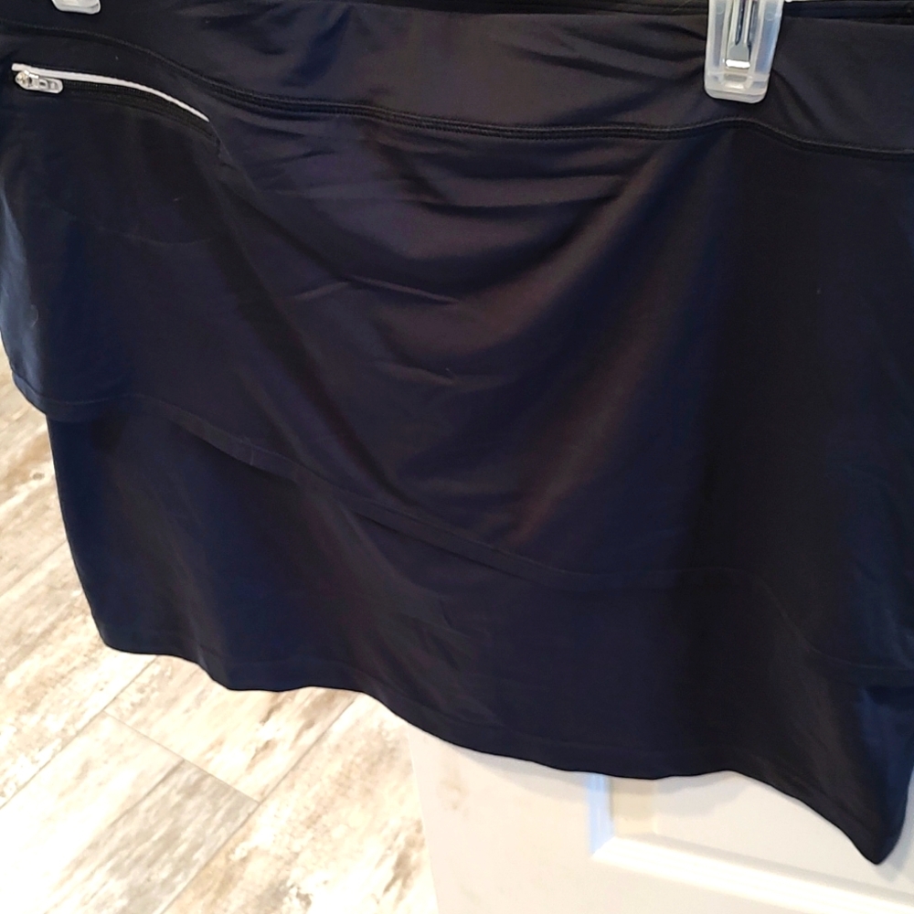 A Bloquv skort